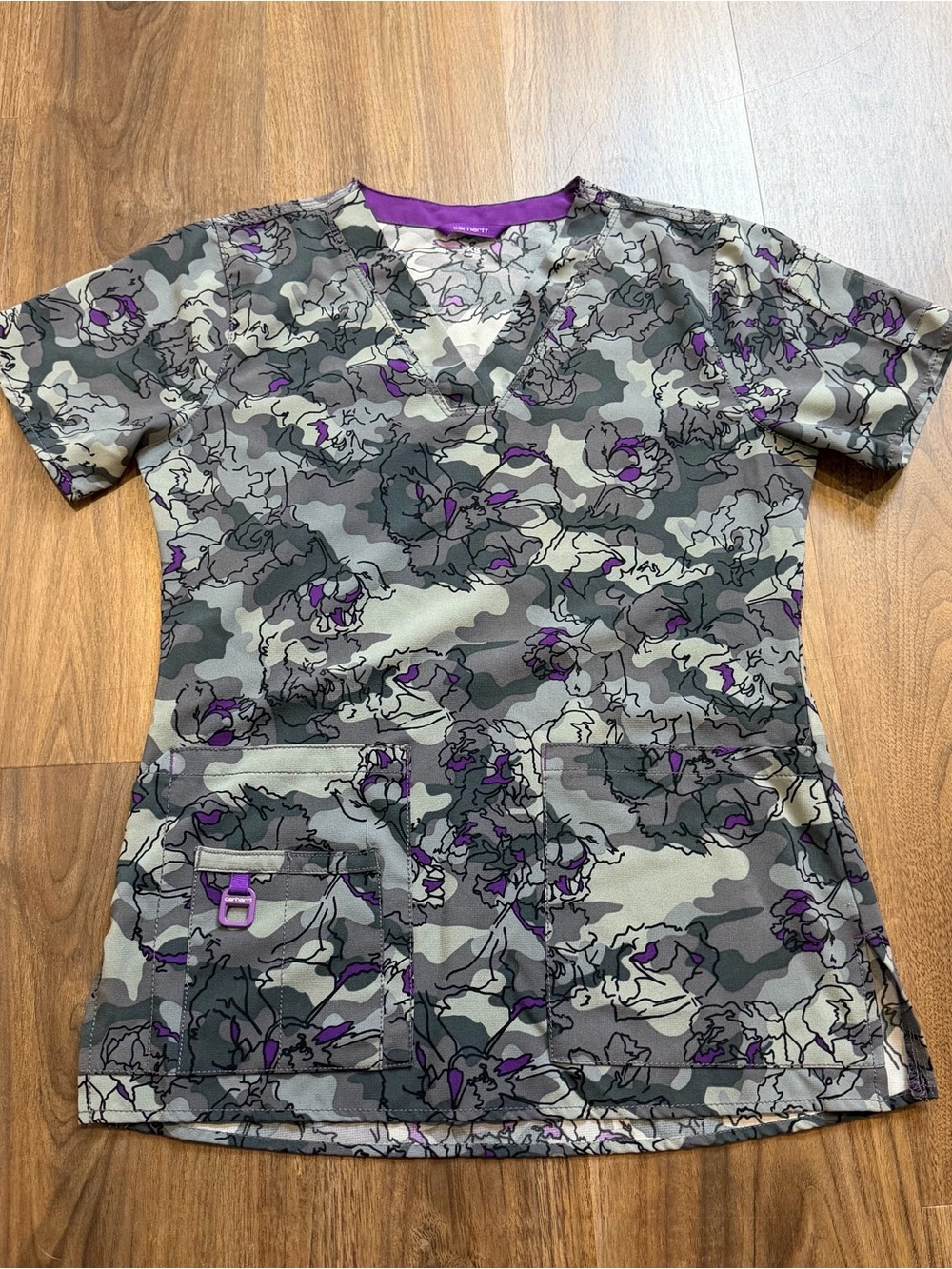Carhartt Gray Camo purple Floral Print Scrub Top Sz XS
